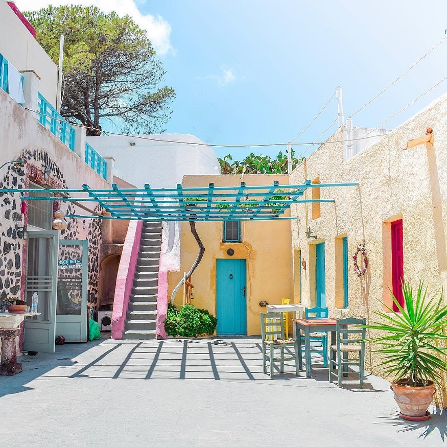 female hostel owners, Caveland – Santorini, Greece